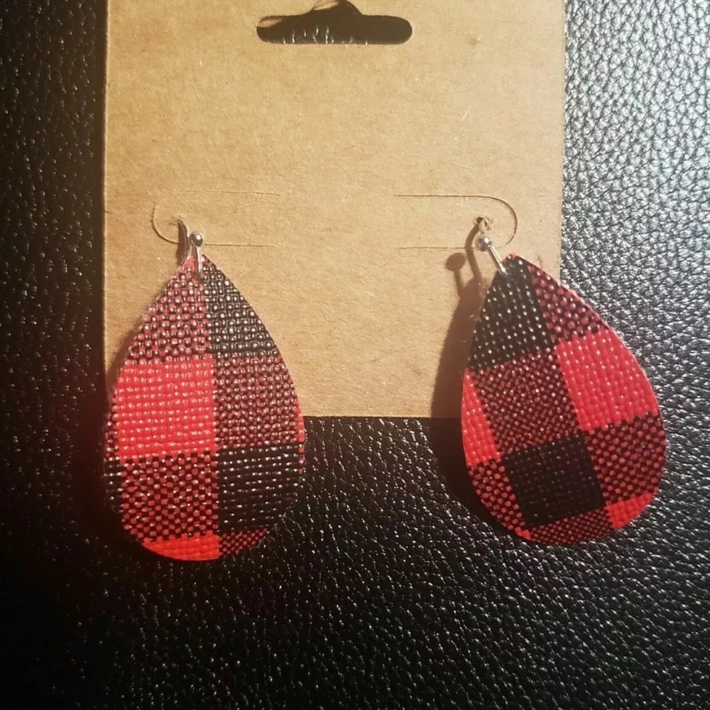 BUFFALO PLAID FAUX LEATHER EARRINGS - Picture 5 of 5